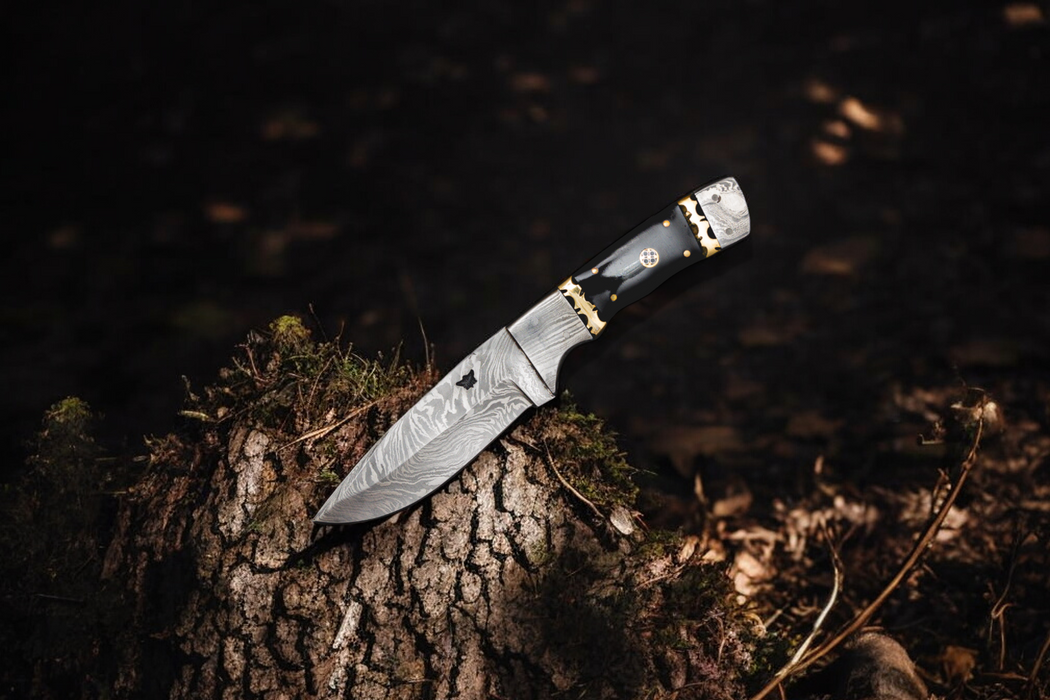 The Hunter’s Mark – Handmade Damascus Skinner Knife with Buffalo Horn Handle | 9" Premium Outdoor Knife